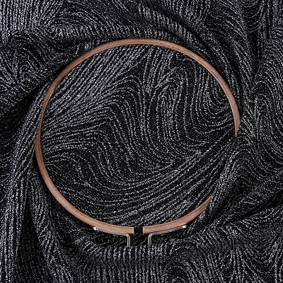Elastisk filigran stof